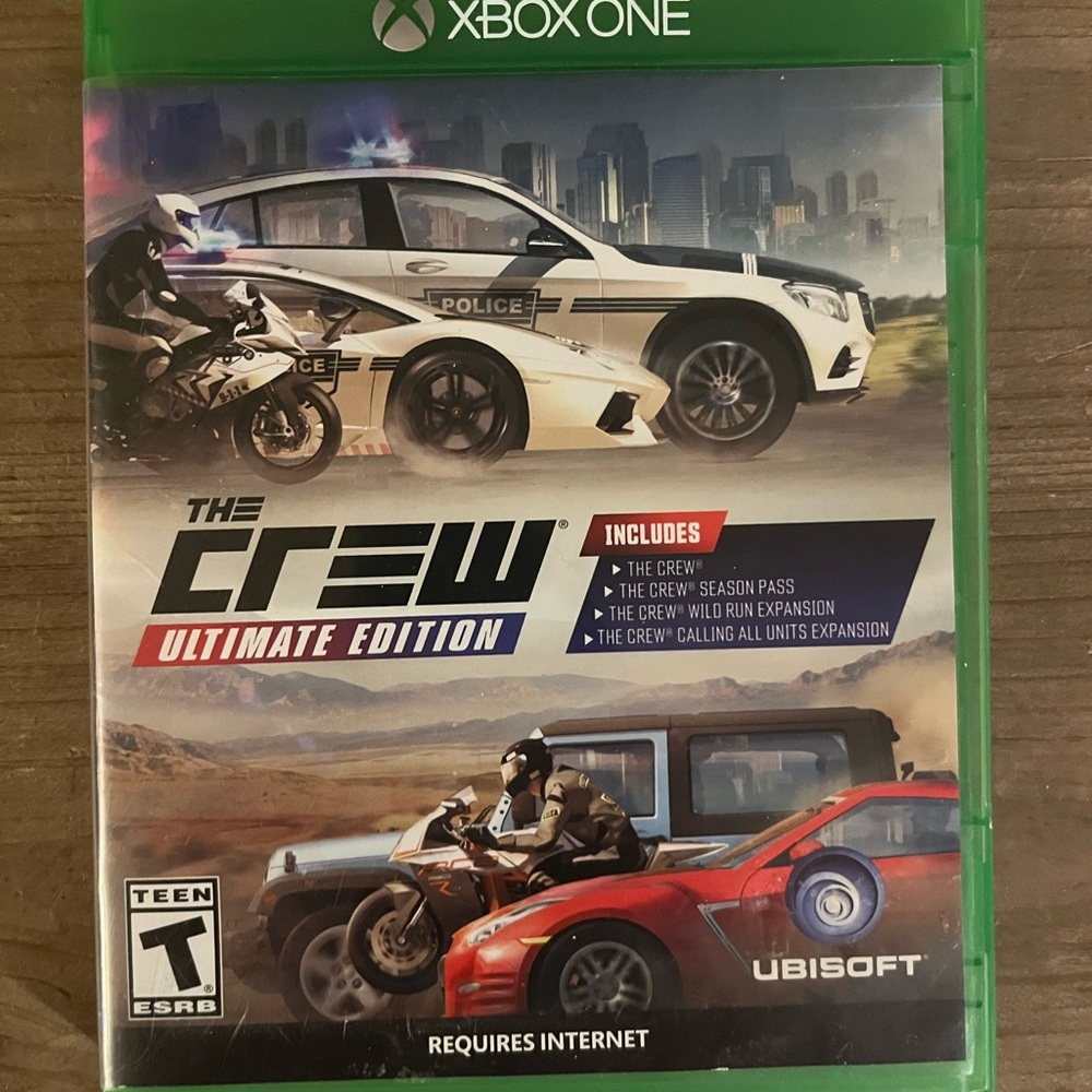Ubisoft The Crew Ultimate Edition for Xbox One - Green Case